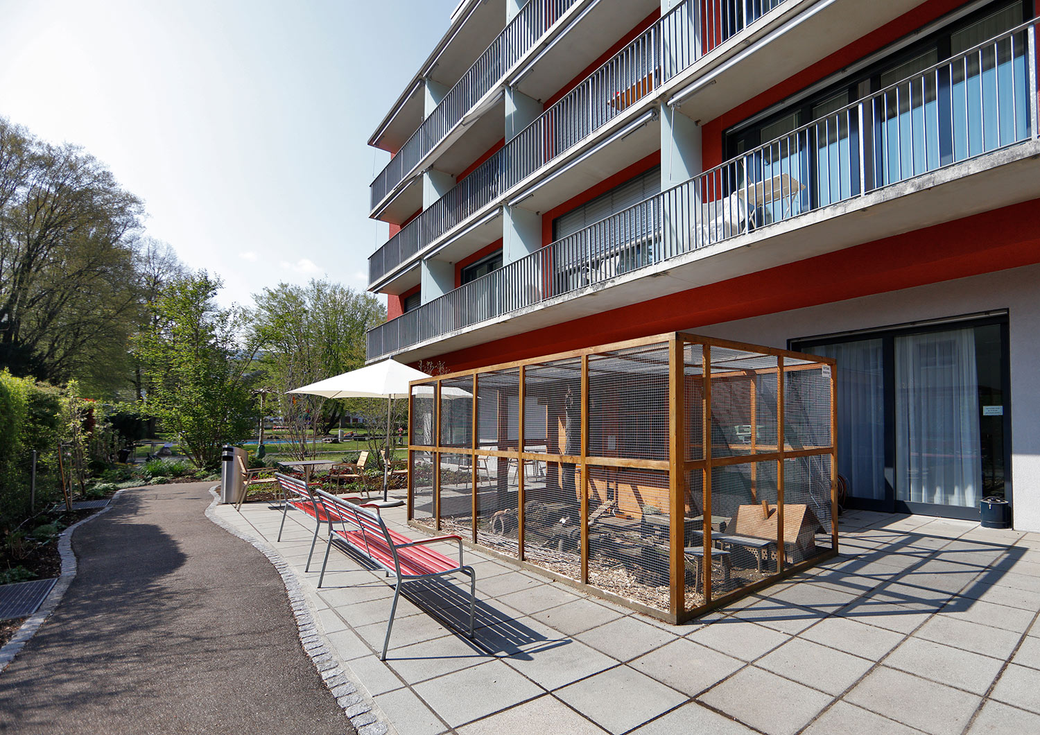 Aussenansicht des Madle, modernes Pflegeheim in Pratteln